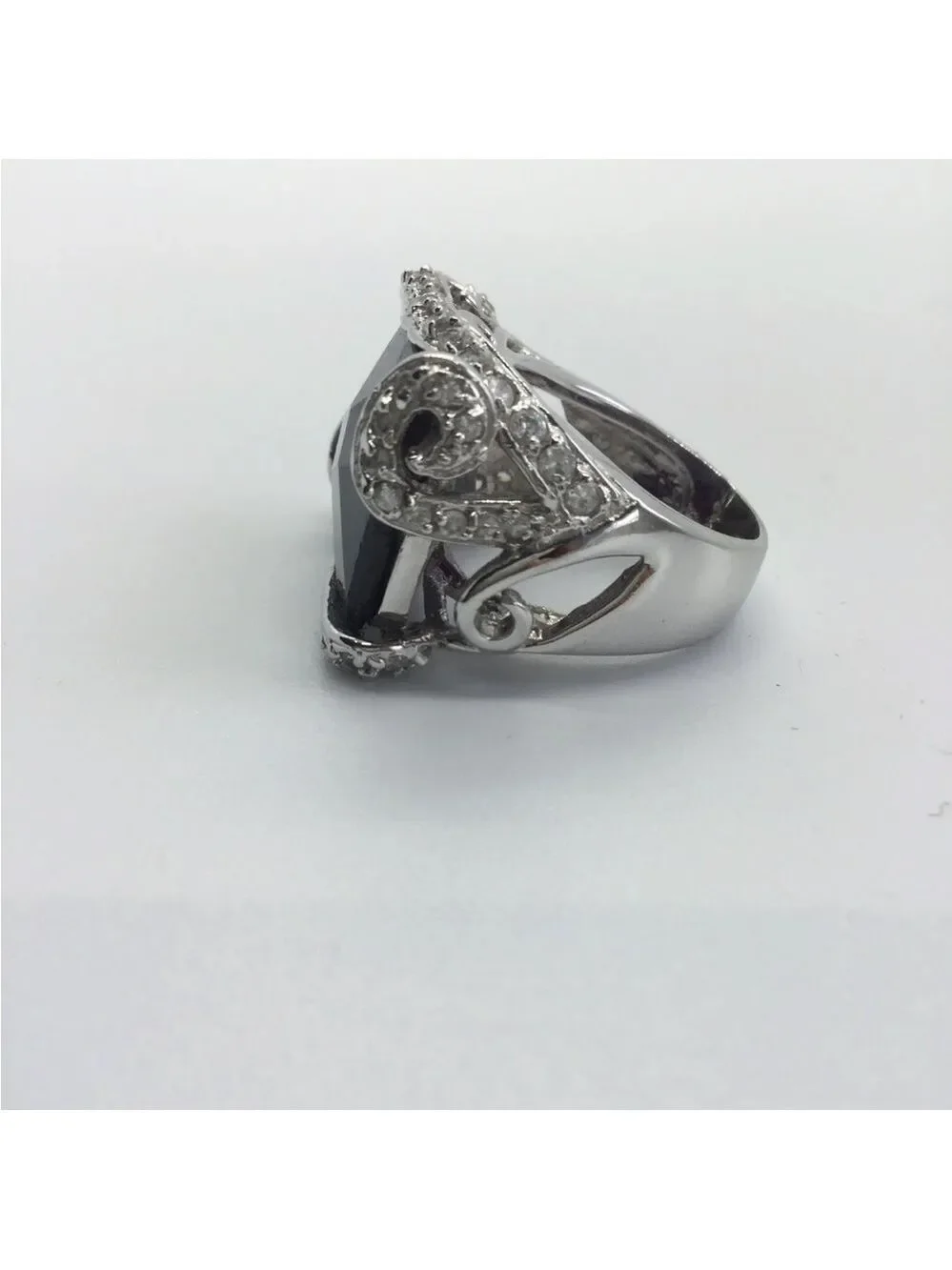 ART DECO STYLE SHINY FACETED PURPLE CZ COCKTAIL RING IN STERLING SILVER